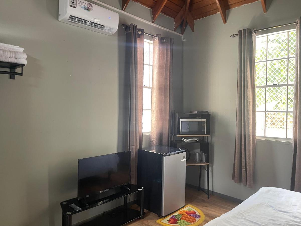 Jj Guest House Branns Hamlet 外观 照片