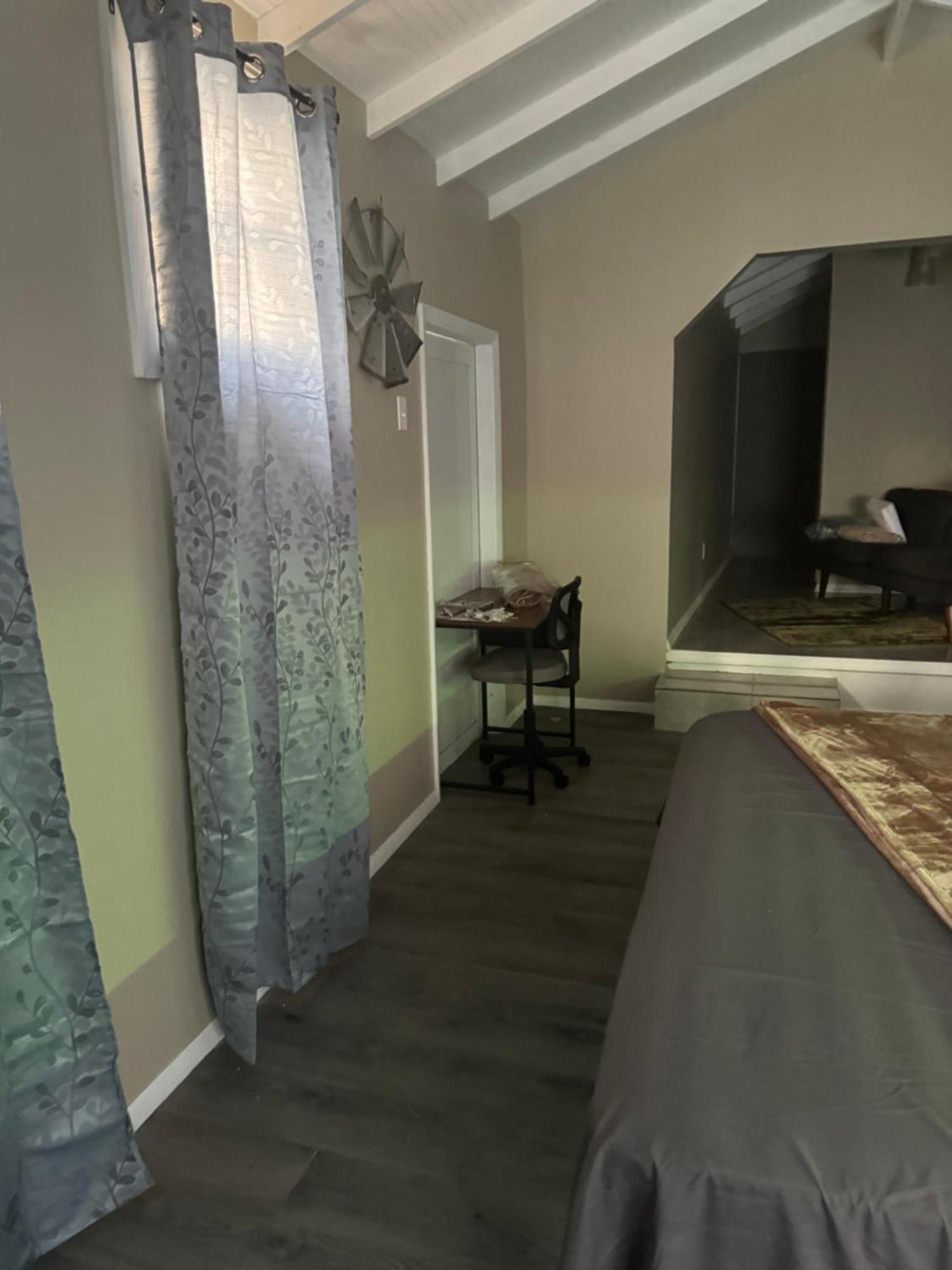 Jj Guest House Branns Hamlet 外观 照片