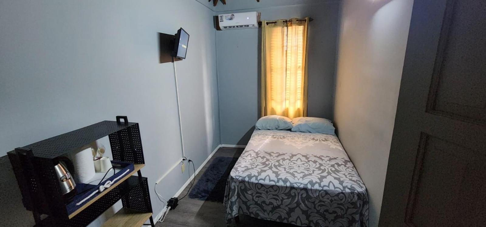 Jj Guest House Branns Hamlet 外观 照片